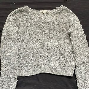 Short/cropped sweater, worn once, right fit for everyone